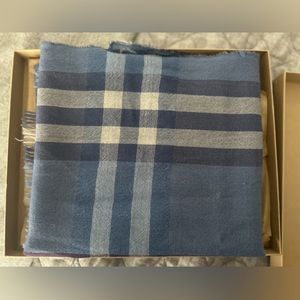 100% Authentic Men’s Burberry Lambswool Scarf